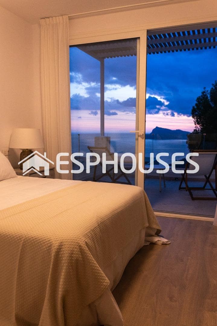 3 soveværelse Villa til salg i Altea med swimmingpool - € 1.650.000 (Ref: 9846771)