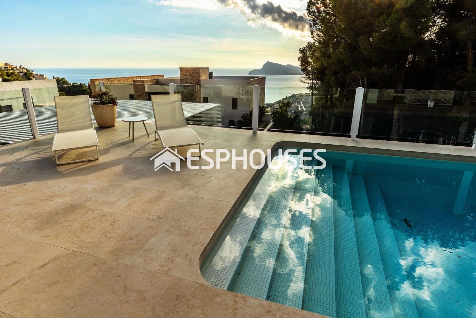 3 soveværelse Villa til salg i Altea med swimmingpool - € 1.650.000 (Ref: 9846771)