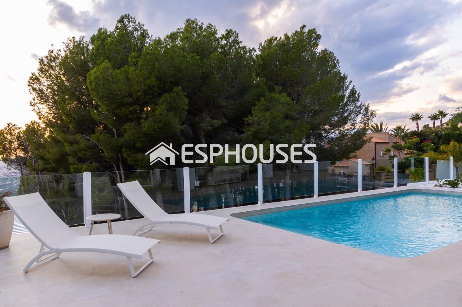 3 soveværelse Villa til salg i Altea med swimmingpool - € 1.650.000 (Ref: 9846771)