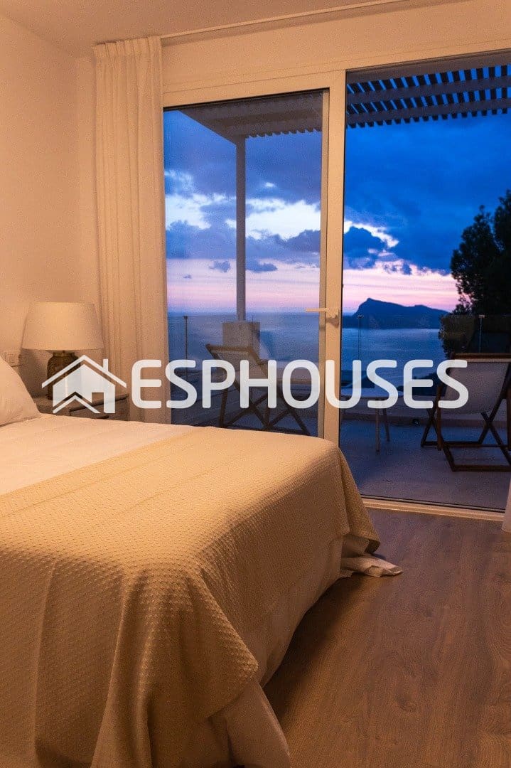 3 bedroom Villa for sale in Altea with pool garage - € 1,650,000 (Ref: 9846771)