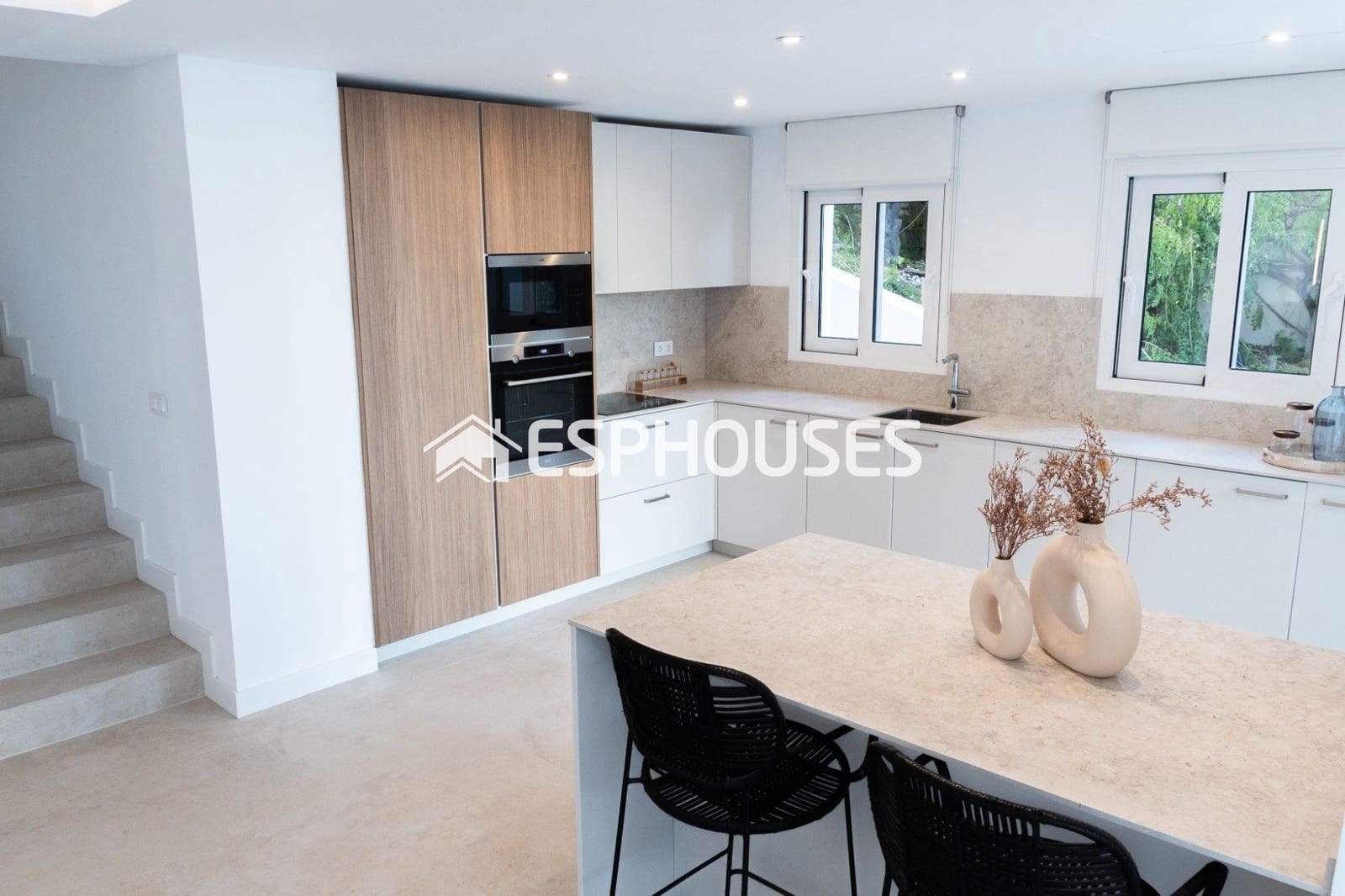 3 bedroom Villa for sale in Altea with pool garage - € 1,650,000 (Ref: 9846771)