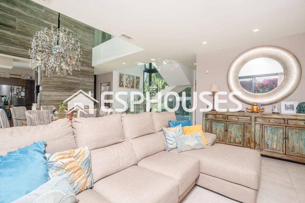 4 soveværelse Villa til salg i Albir med swimmingpool garage - € 1.495.000 (Ref: 9846772)