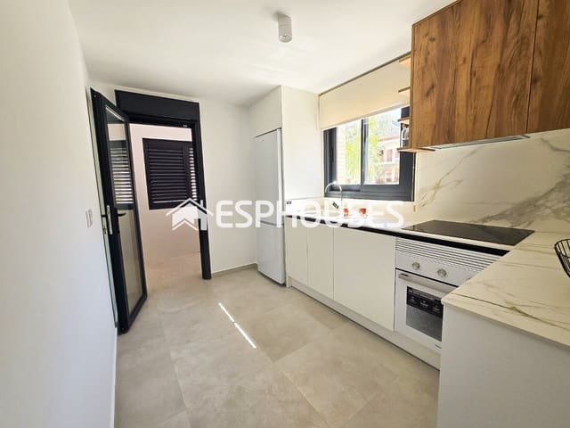 3 soverom Leilighet til salgs i Cox med svømmebasseng garasje - € 235 000 (Ref: 9860343)
