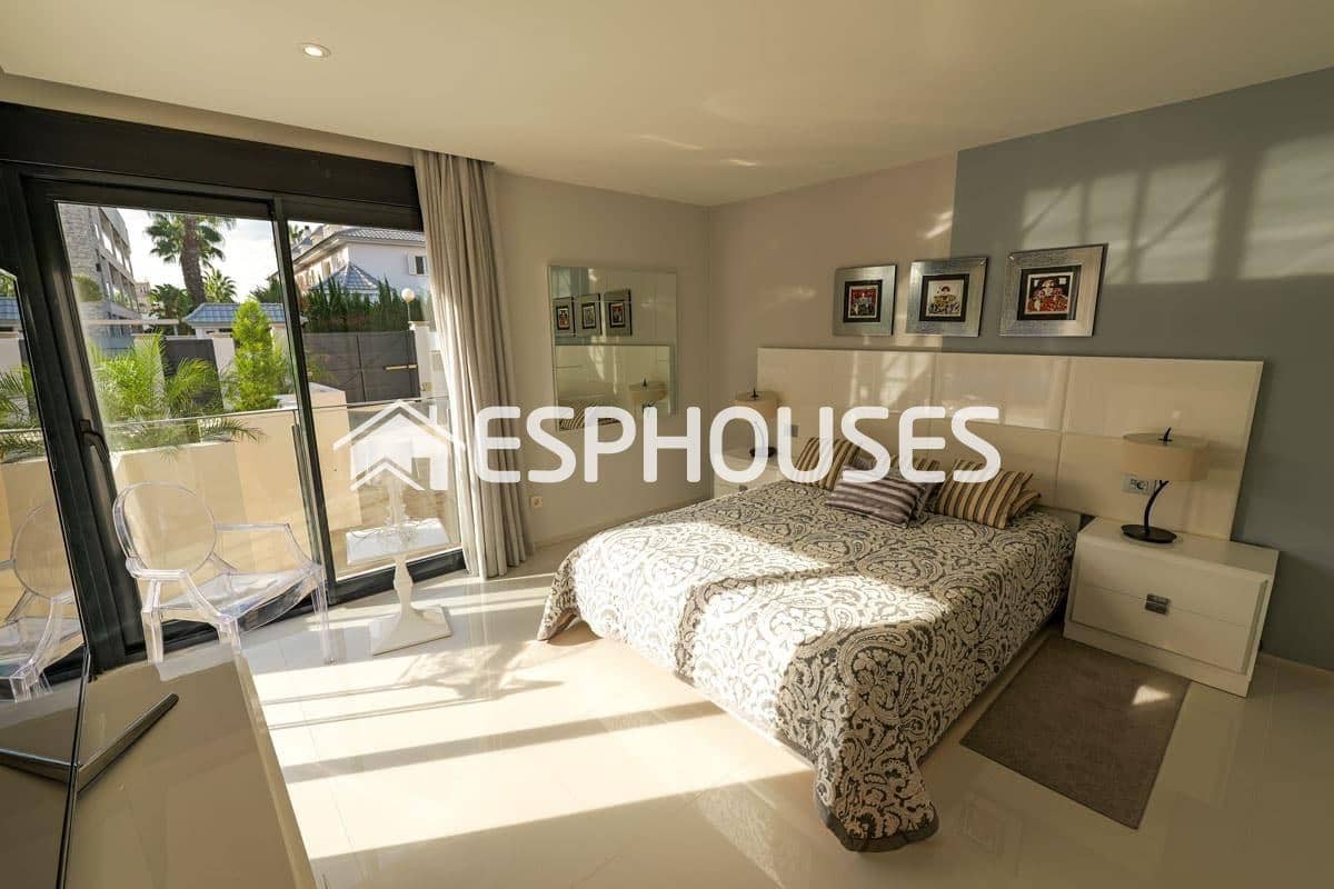 3 camera da letto Villa in vendita in Torrevieja con piscina garage - 1.630.000 € (Rif: 9860345)
