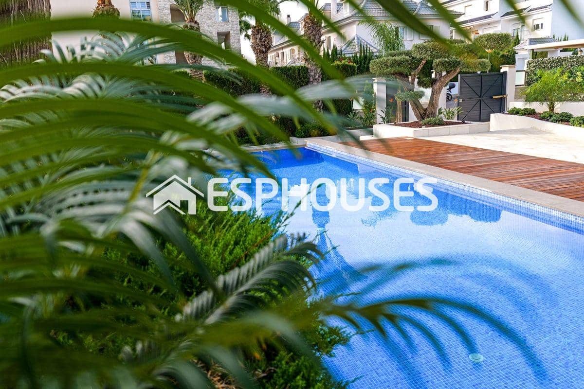 3 camera da letto Villa in vendita in Torrevieja con piscina garage - 1.630.000 € (Rif: 9860345)