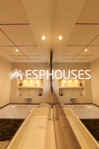 3 soveværelse Villa til salg i La Veleta, Torrevieja med swimmingpool - € 1.630.000 (Ref: 9860345)