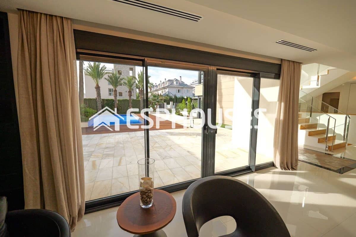Chalet de 3 habitaciones en La Veleta en venta con piscina - 1.630.000 € (Ref: 9860345)