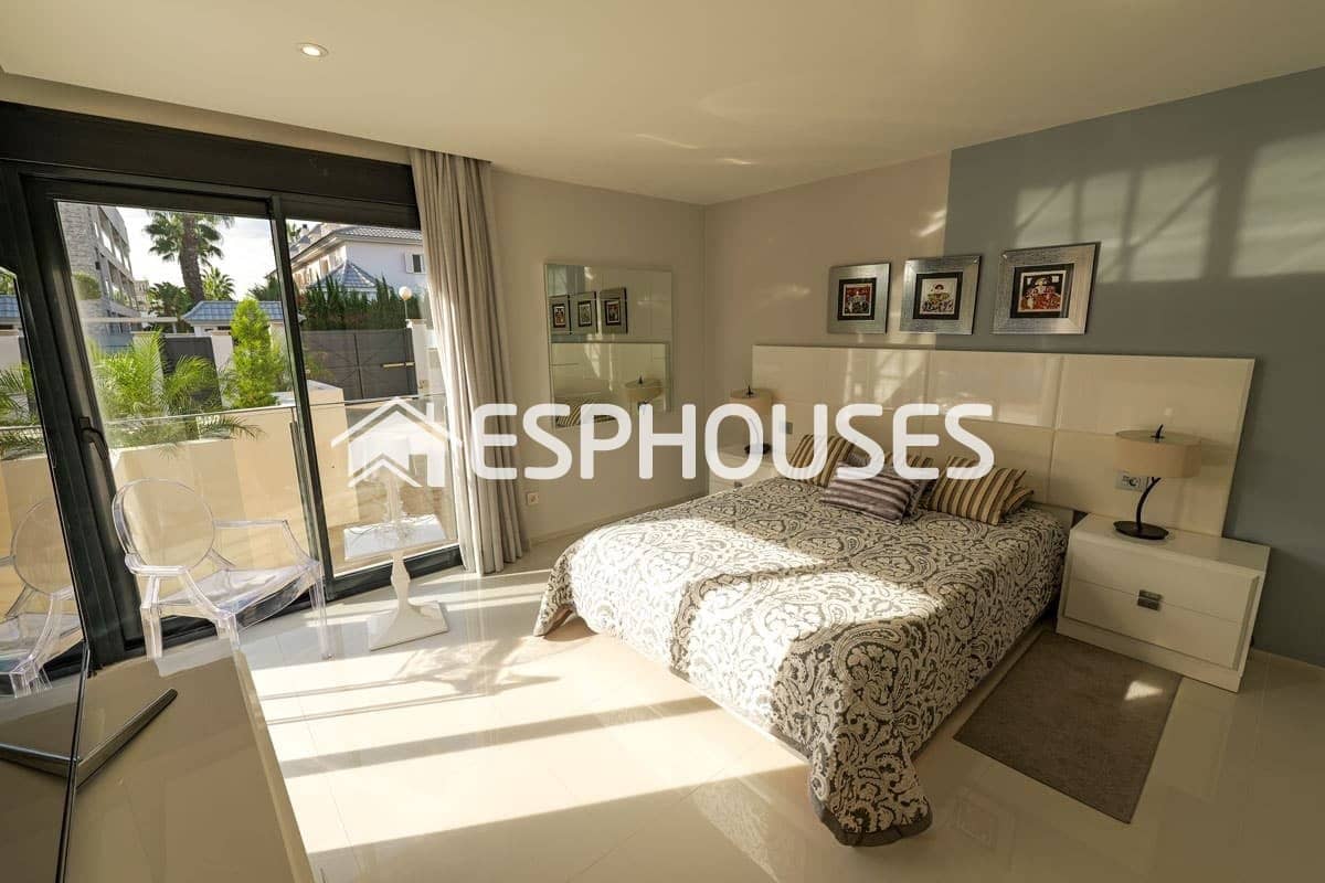Chalet de 3 habitaciones en La Veleta en venta con piscina - 1.630.000 € (Ref: 9860345)