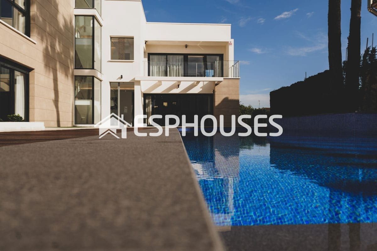 Chalet de 3 habitaciones en La Veleta en venta con piscina - 1.630.000 € (Ref: 9860345)