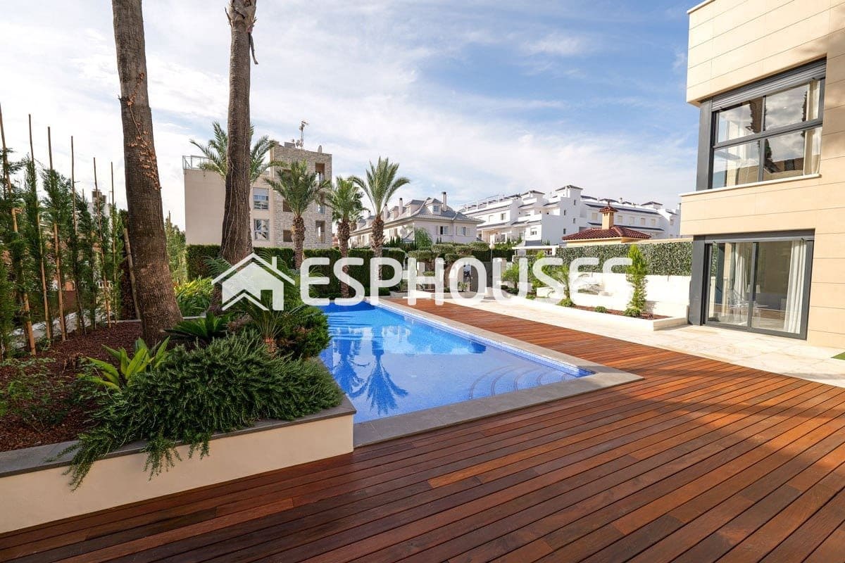 Chalet de 3 habitaciones en La Veleta en venta con piscina - 1.630.000 € (Ref: 9860345)