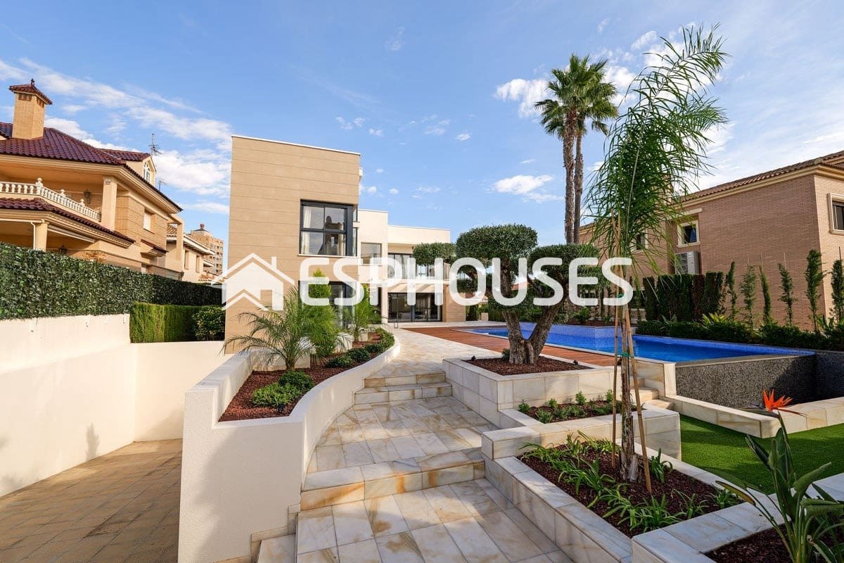 Chalet de 3 habitaciones en La Veleta en venta con piscina - 1.630.000 € (Ref: 9860345)