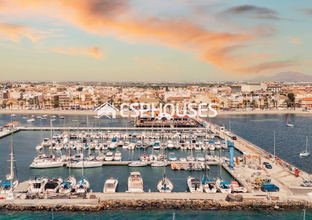 3 soverom Villa til salgs i Centro, Los Alcázares med svømmebasseng garasje - € 587 800 (Ref: 9860346)