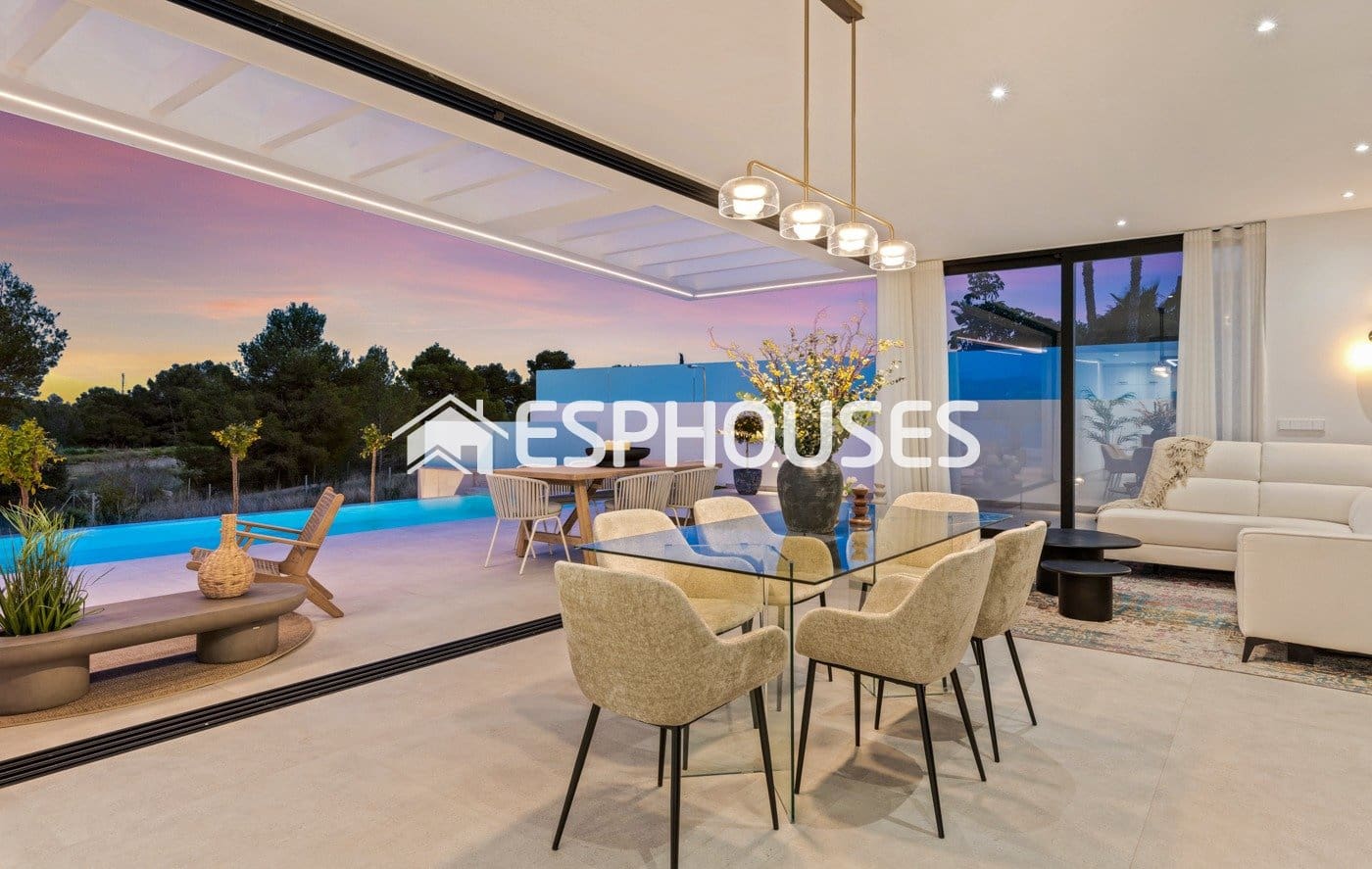 Chalet de 3 habitaciones en Polop en venta con piscina - 775.000 € (Ref: 9873750)