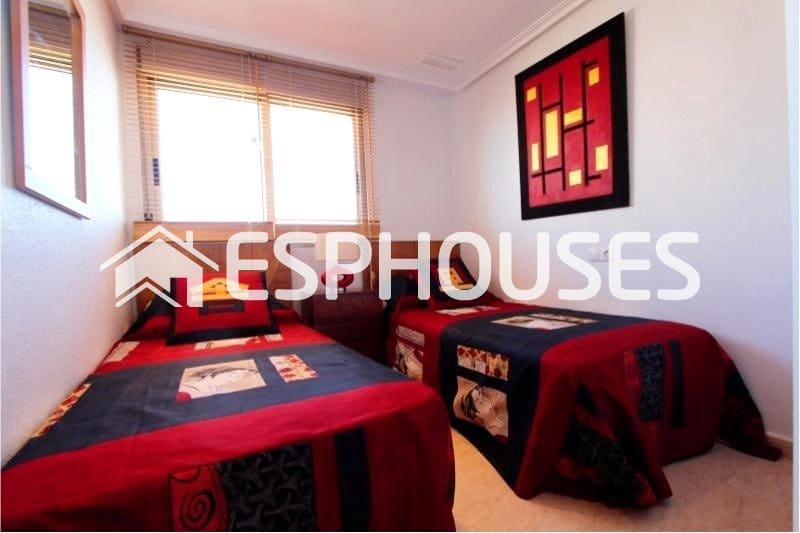 3 bedroom Penthouse for sale in Guardamar del Segura with pool garage - € 270,000 (Ref: 9873753)