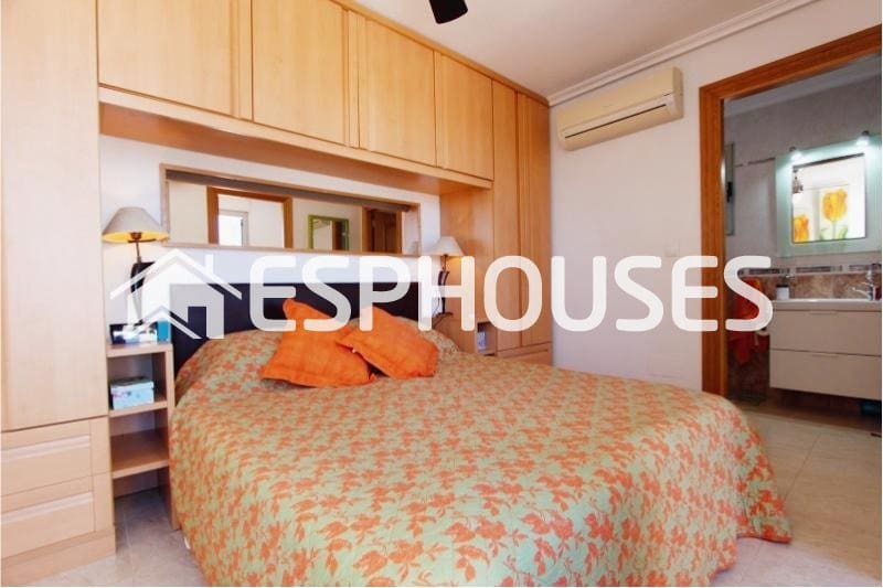3 bedroom Penthouse for sale in Guardamar del Segura with pool garage - € 270,000 (Ref: 9873753)