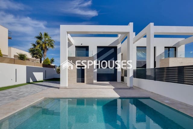 4 soveværelse Villa til salg i Torreblanca, Torrevieja med swimmingpool - € 780.000 (Ref: 9873757)