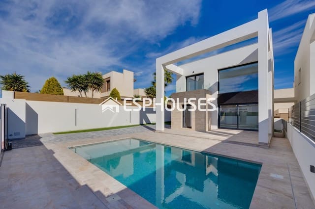 4 soveværelse Villa til salg i Torreblanca, Torrevieja med swimmingpool - € 780.000 (Ref: 9873757)