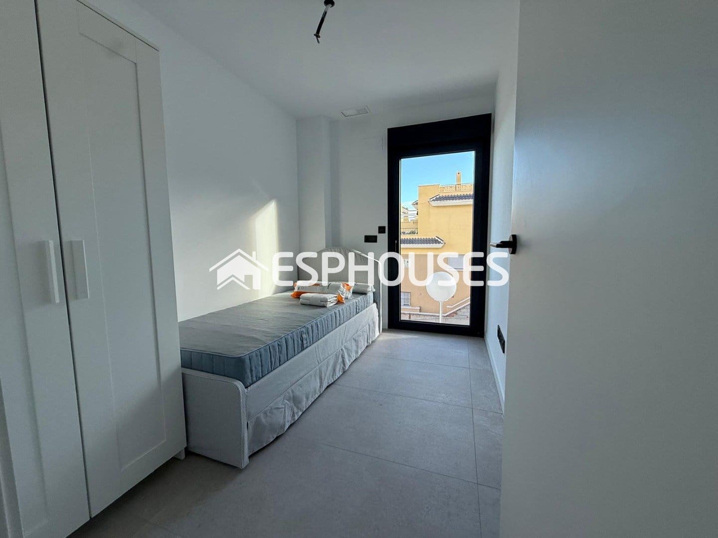 2 bedroom Penthouse for sale in Muchamiel / Mutxamel with pool garage - € 264,000 (Ref: 9873758)