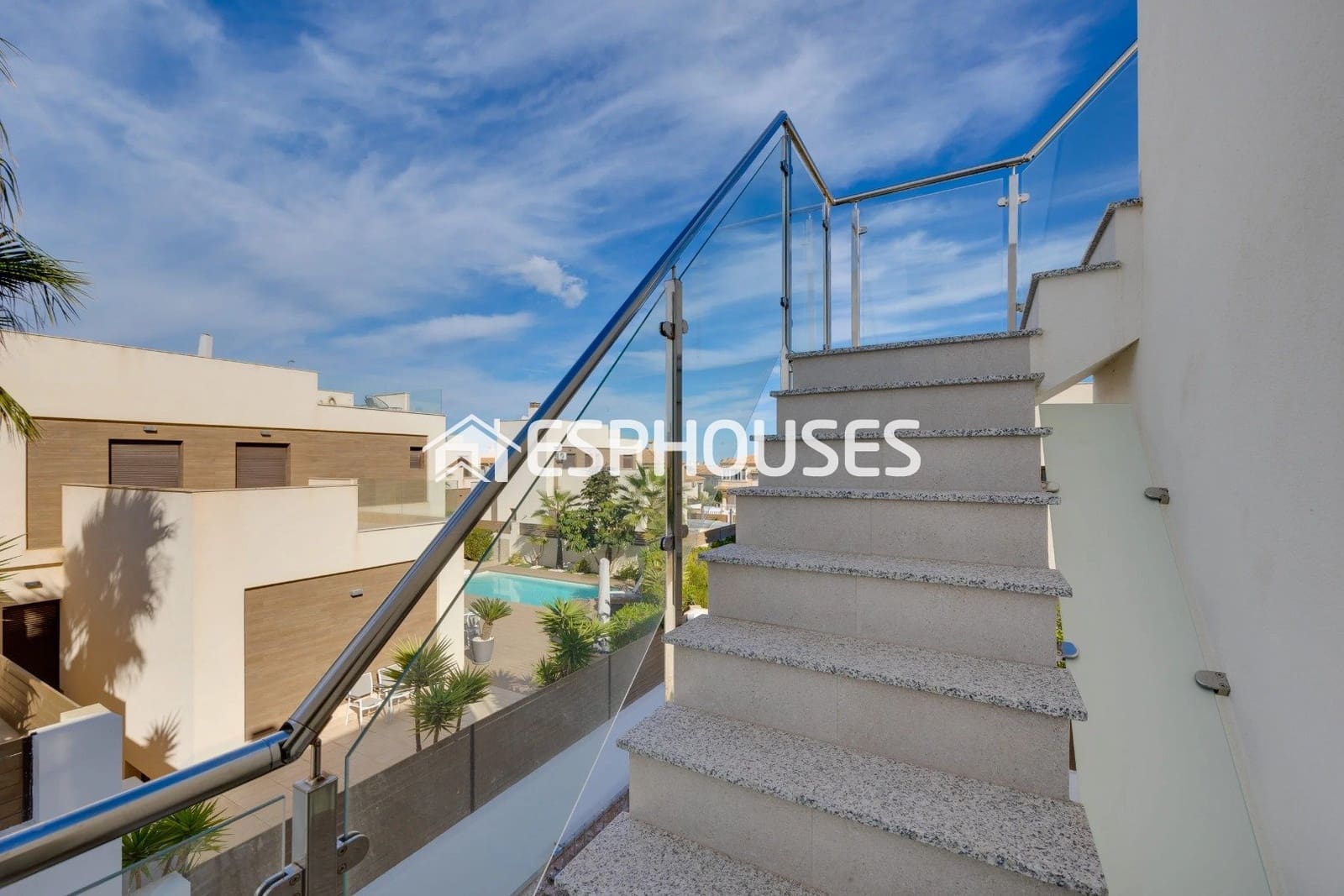 4 bedroom Villa for sale in Torrevieja with pool - € 750,000 (Ref: 9873762)