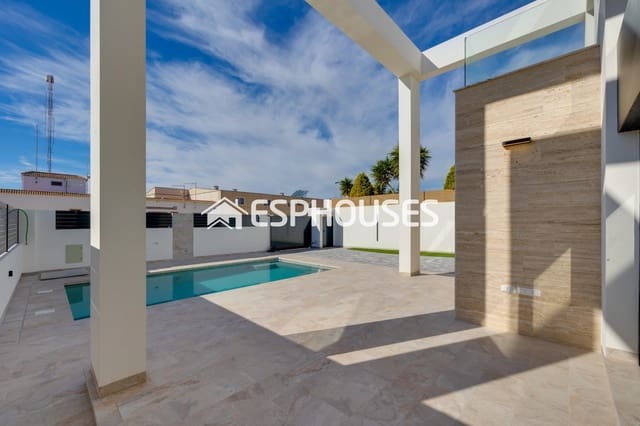 4 soveværelse Villa til salg i Torreblanca, Torrevieja med swimmingpool - € 750.000 (Ref: 9873762)