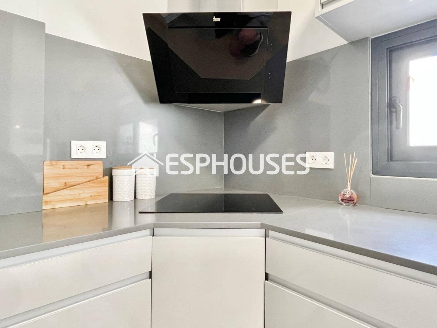 3 slaapkamer Villa te koop in Guardamar del Segura met zwembad garage - € 580.000 (Ref: 9873763)