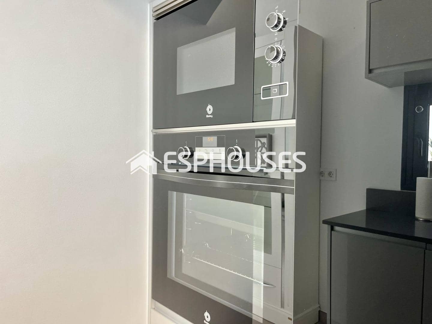 3 slaapkamer Villa te koop in Guardamar del Segura met zwembad garage - € 580.000 (Ref: 9873763)