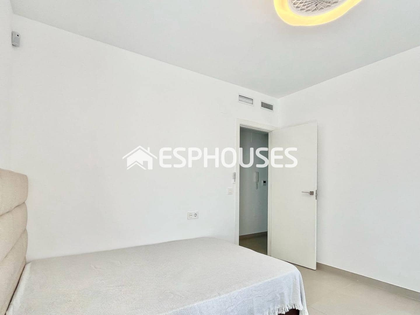 3 slaapkamer Villa te koop in Guardamar del Segura met zwembad garage - € 580.000 (Ref: 9873763)