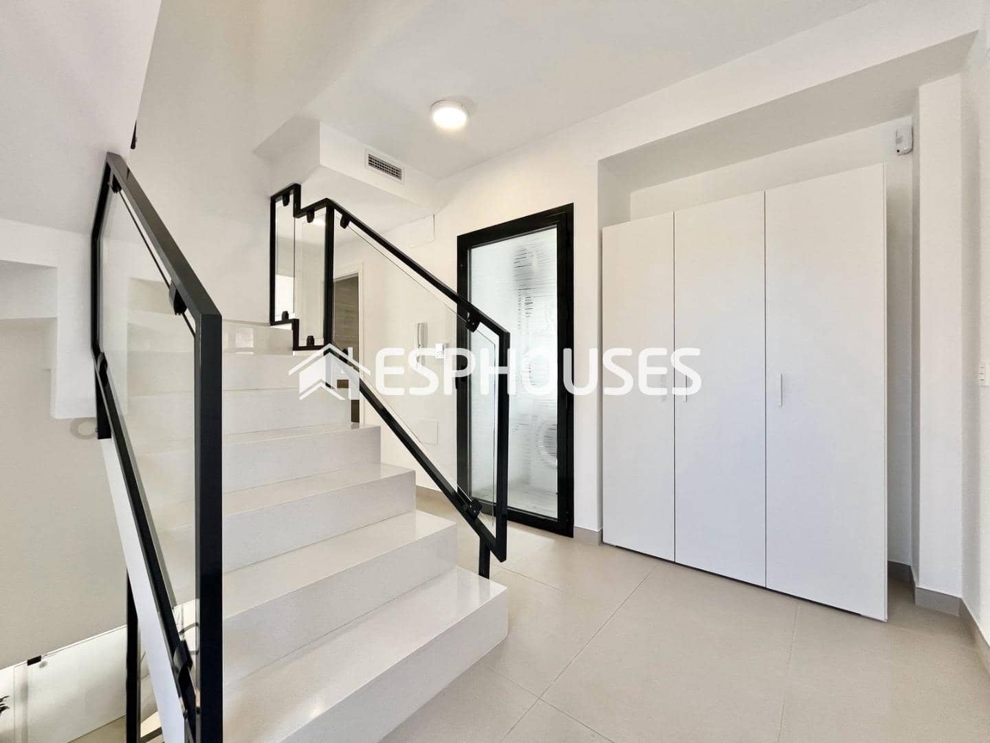 3 slaapkamer Villa te koop in Guardamar del Segura met zwembad garage - € 580.000 (Ref: 9873763)