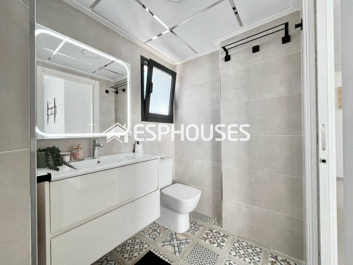 3 slaapkamer Villa te koop in Guardamar del Segura met zwembad garage - € 580.000 (Ref: 9873763)
