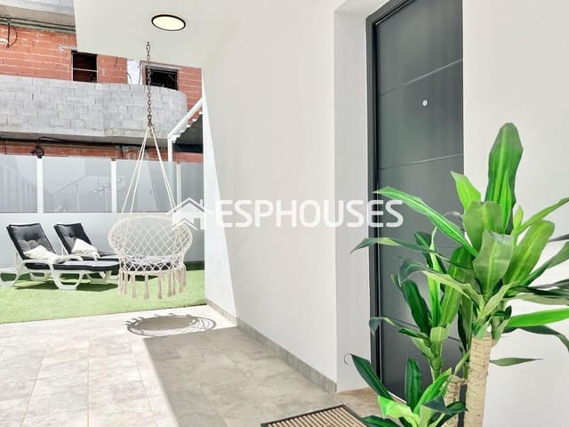 3 sypialnia Willa na sprzedaż w Los Secanos, Guardamar del Segura z basenem garażem - 580 000 € (Ref: 9873763)