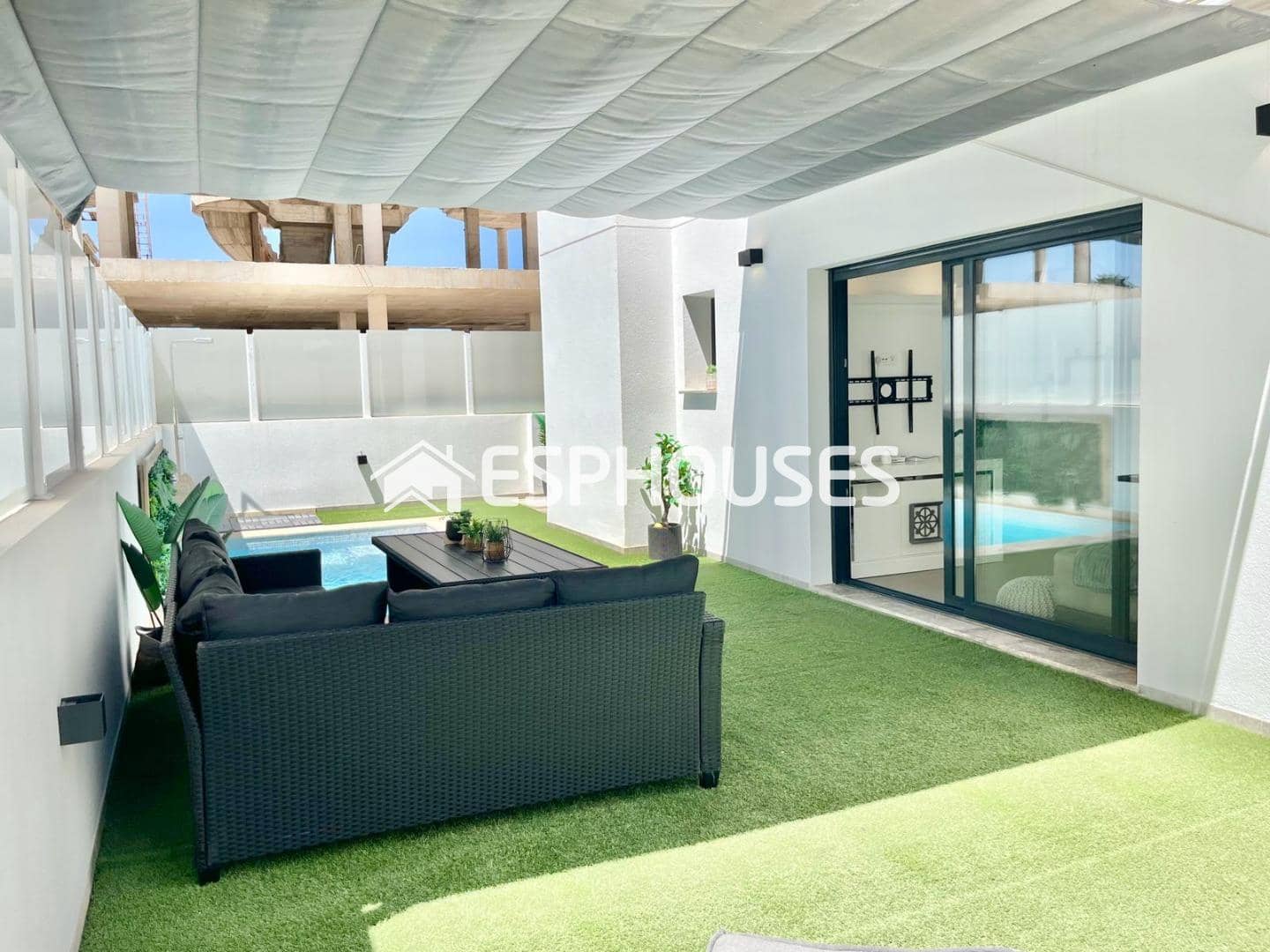 3 slaapkamer Villa te koop in Guardamar del Segura met zwembad garage - € 580.000 (Ref: 9873763)