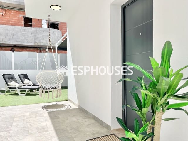 3 soveværelse Villa til salg i Los Secanos, Guardamar del Segura med swimmingpool garage - € 580.000 (Ref: 9873763)