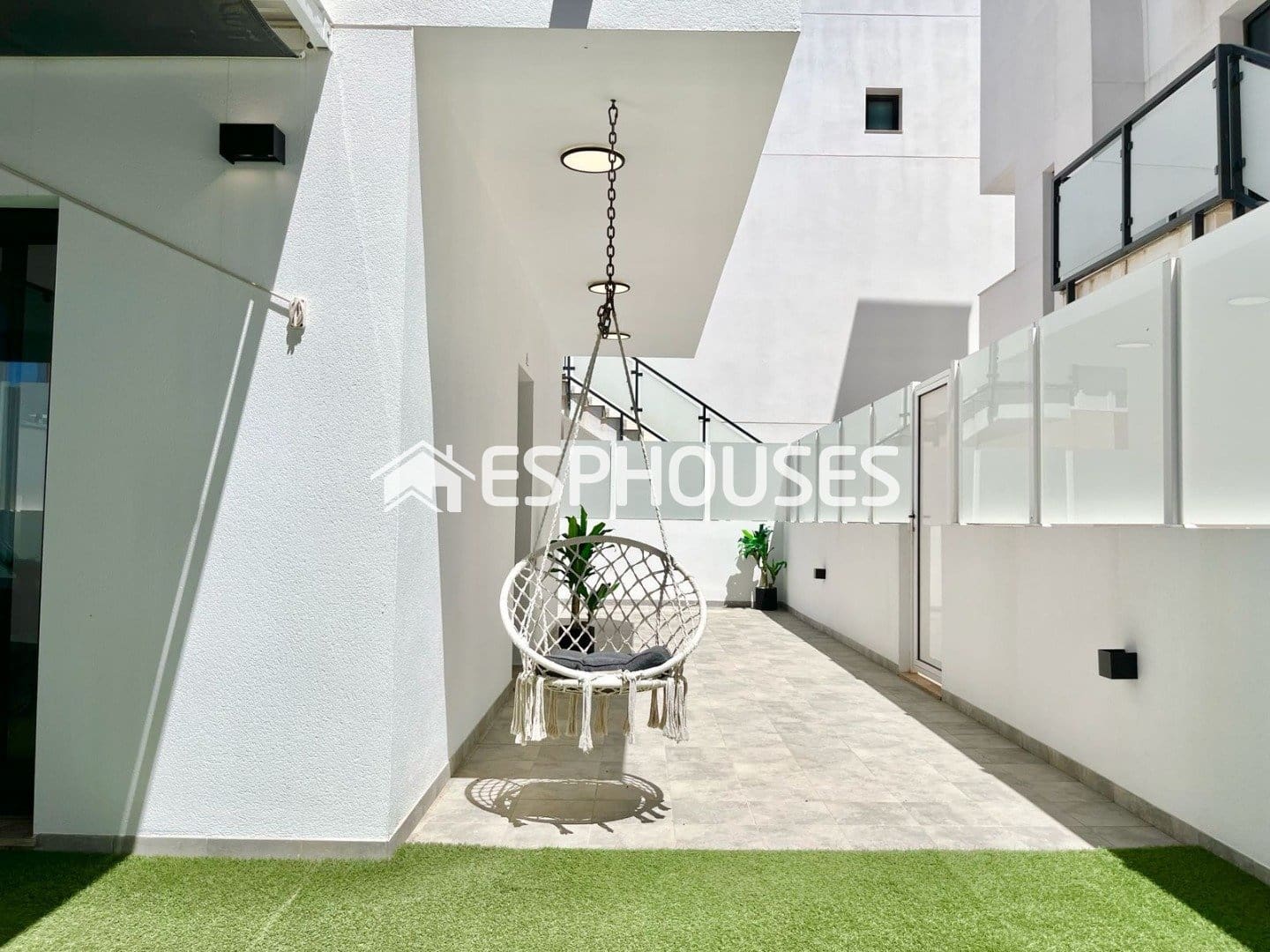 3 bedroom Villa for sale in Guardamar del Segura with pool garage - € 529,000 (Ref: 9873763)