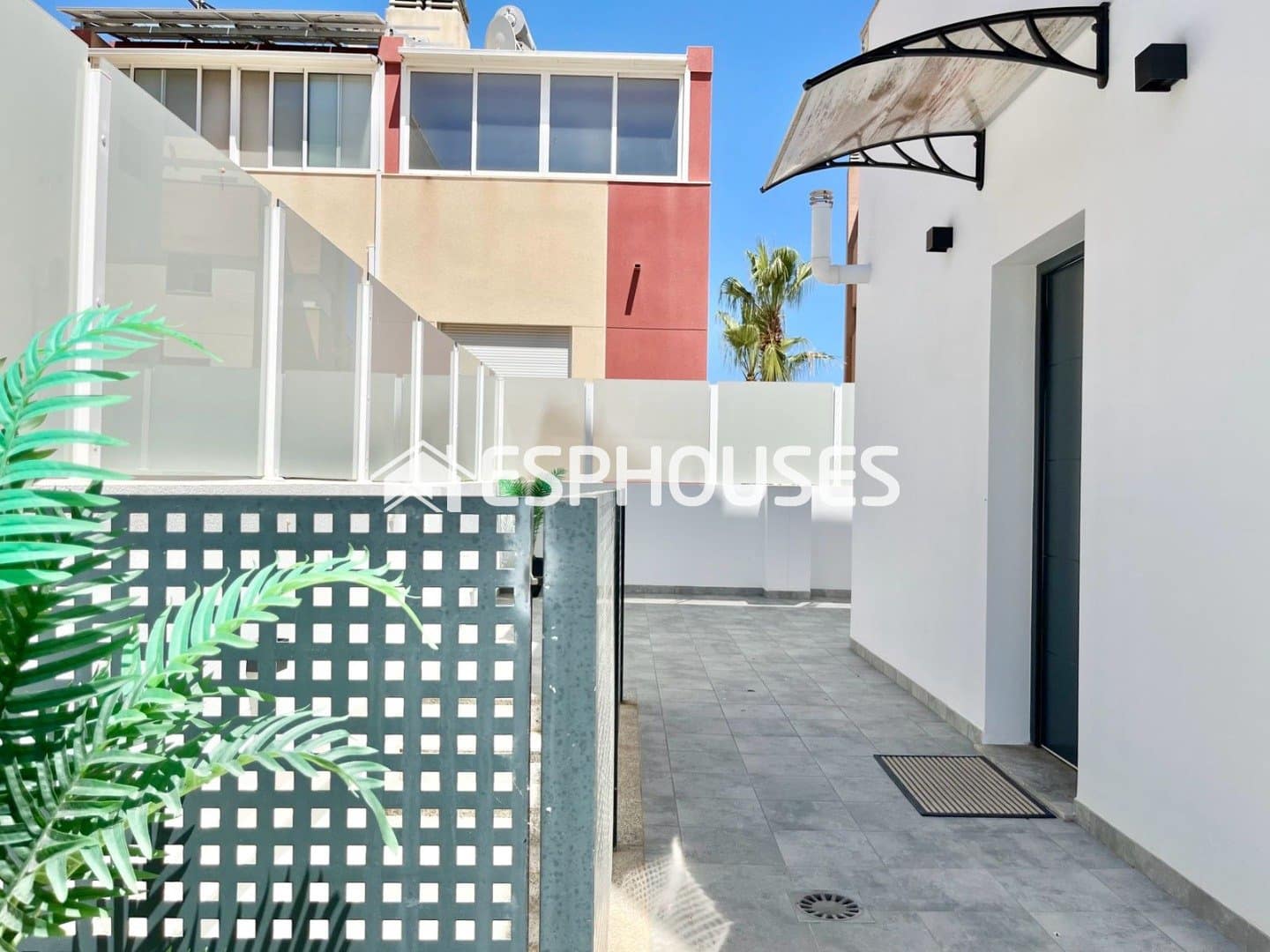 3 bedroom Villa for sale in Guardamar del Segura with pool garage - € 529,000 (Ref: 9873763)