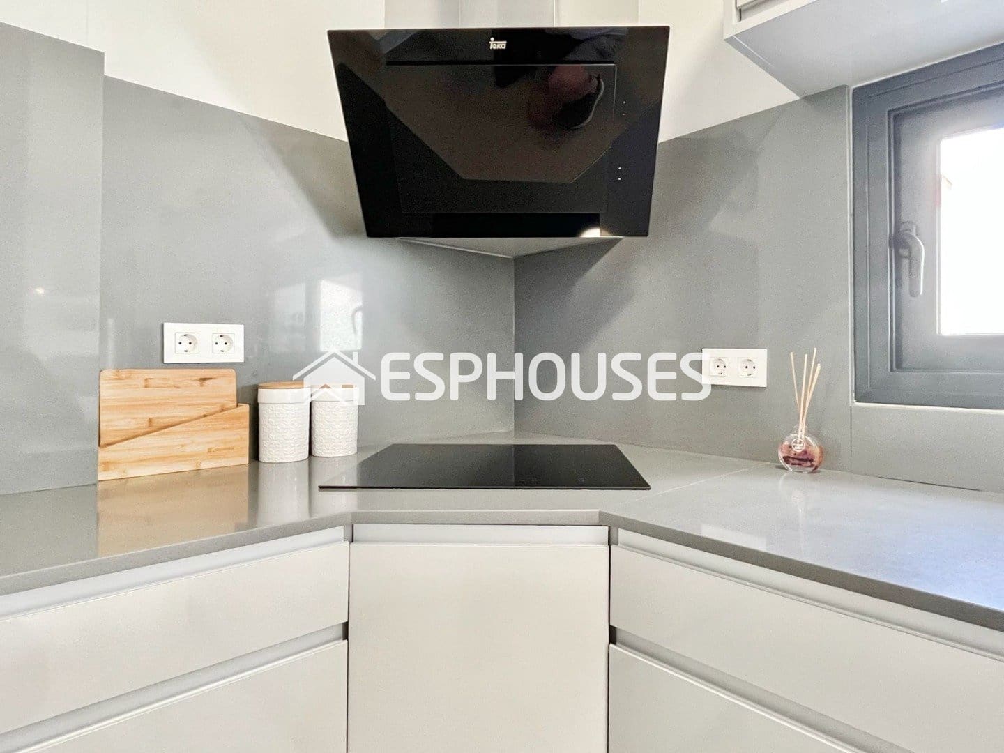 3 bedroom Villa for sale in Guardamar del Segura with pool garage - € 529,000 (Ref: 9873763)