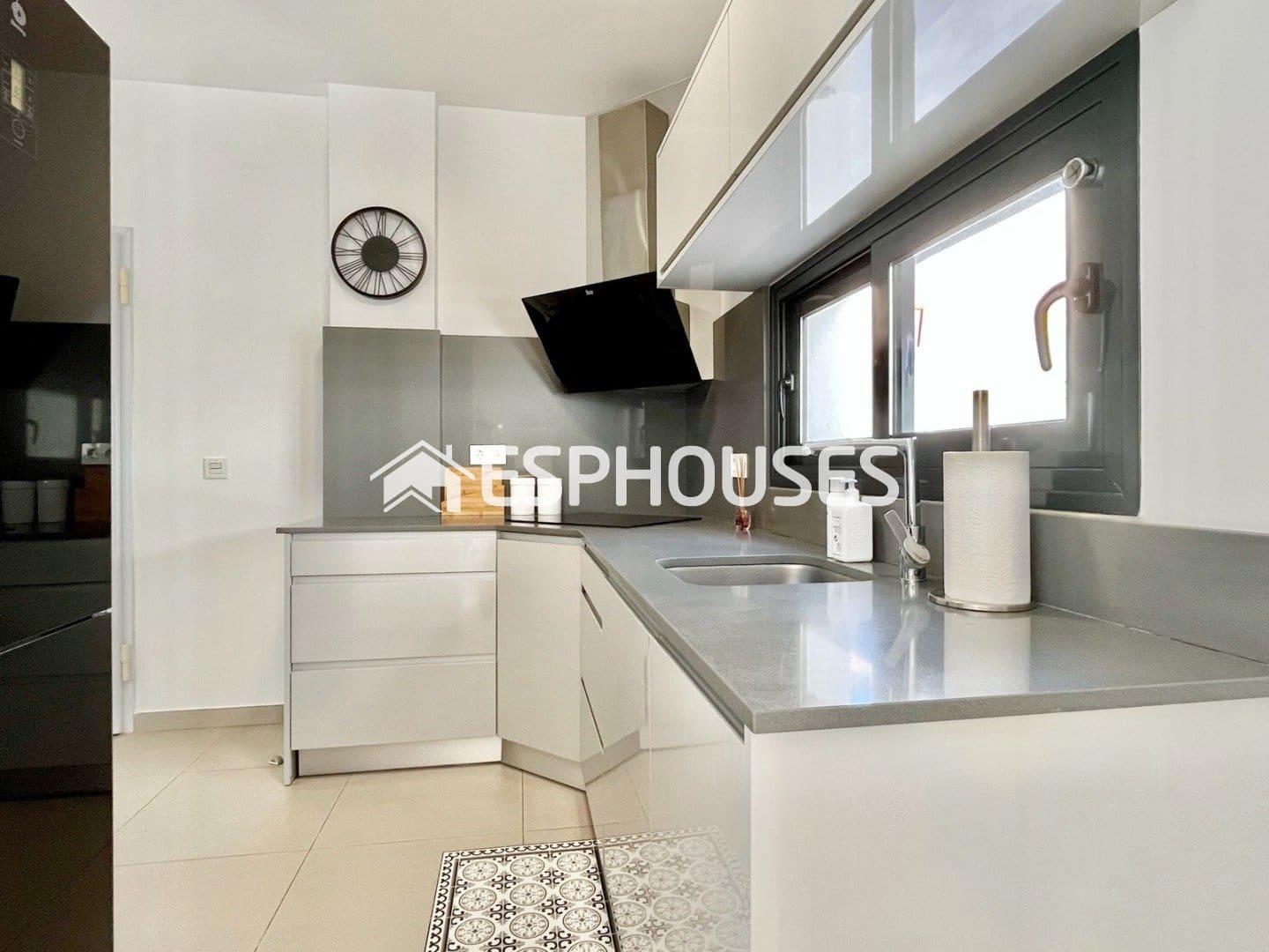 3 bedroom Villa for sale in Guardamar del Segura with pool garage - € 529,000 (Ref: 9873763)