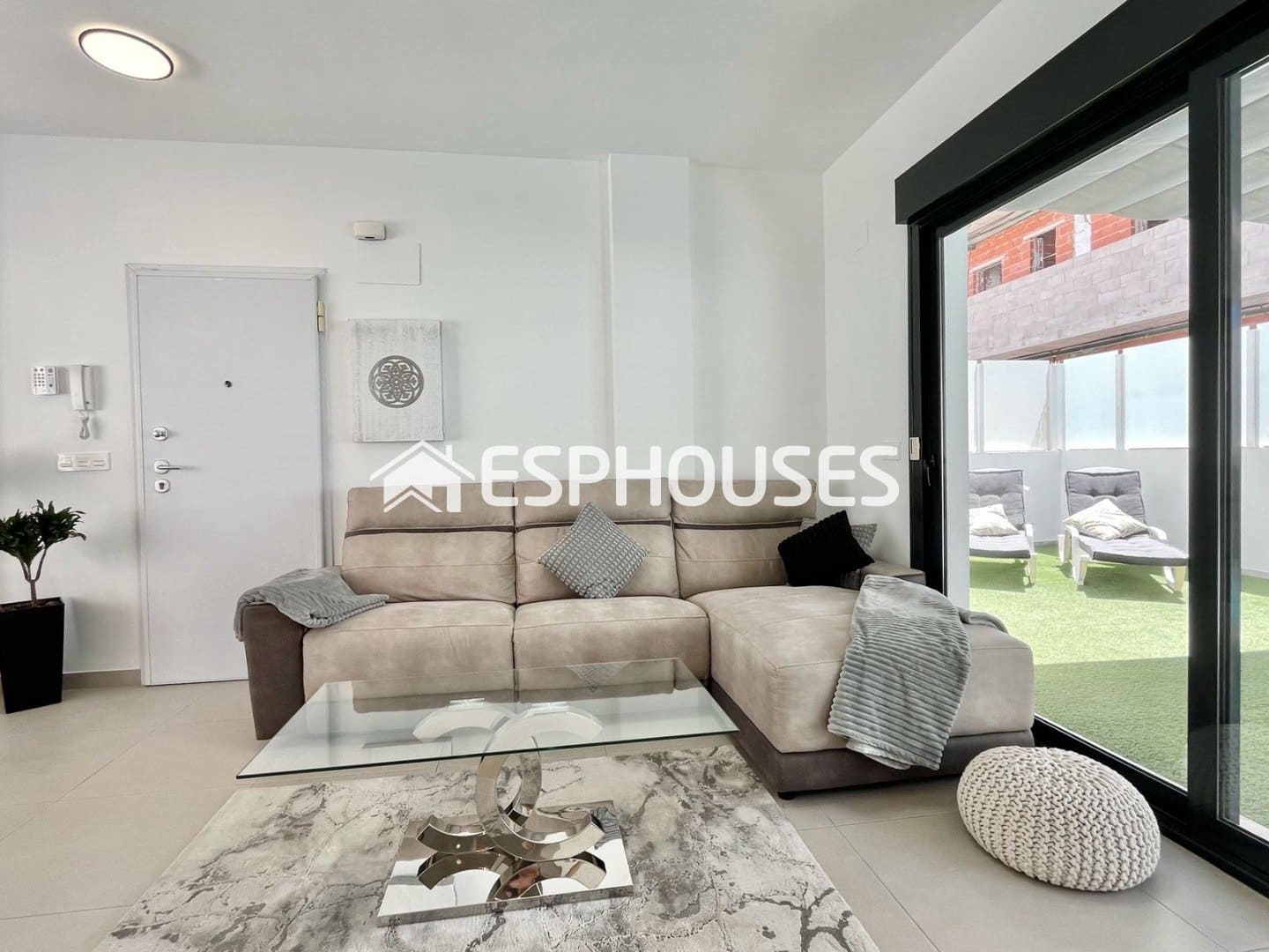 3 bedroom Villa for sale in Guardamar del Segura with pool garage - € 529,000 (Ref: 9873763)