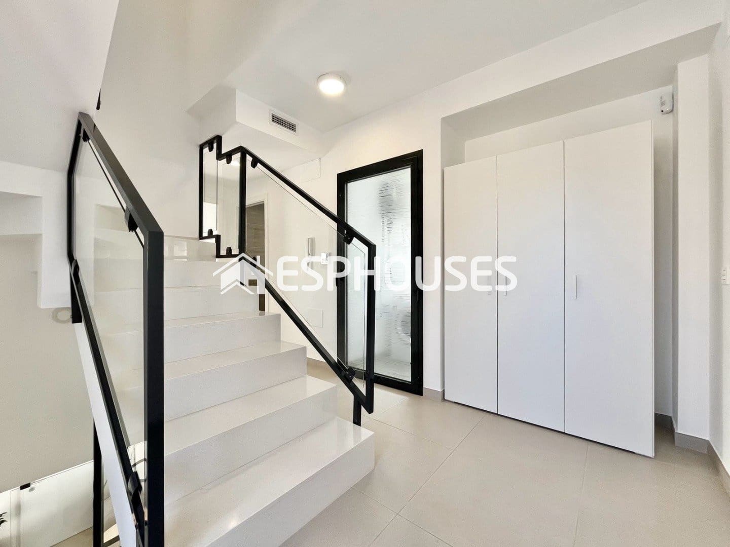 3 bedroom Villa for sale in Guardamar del Segura with pool garage - € 529,000 (Ref: 9873763)