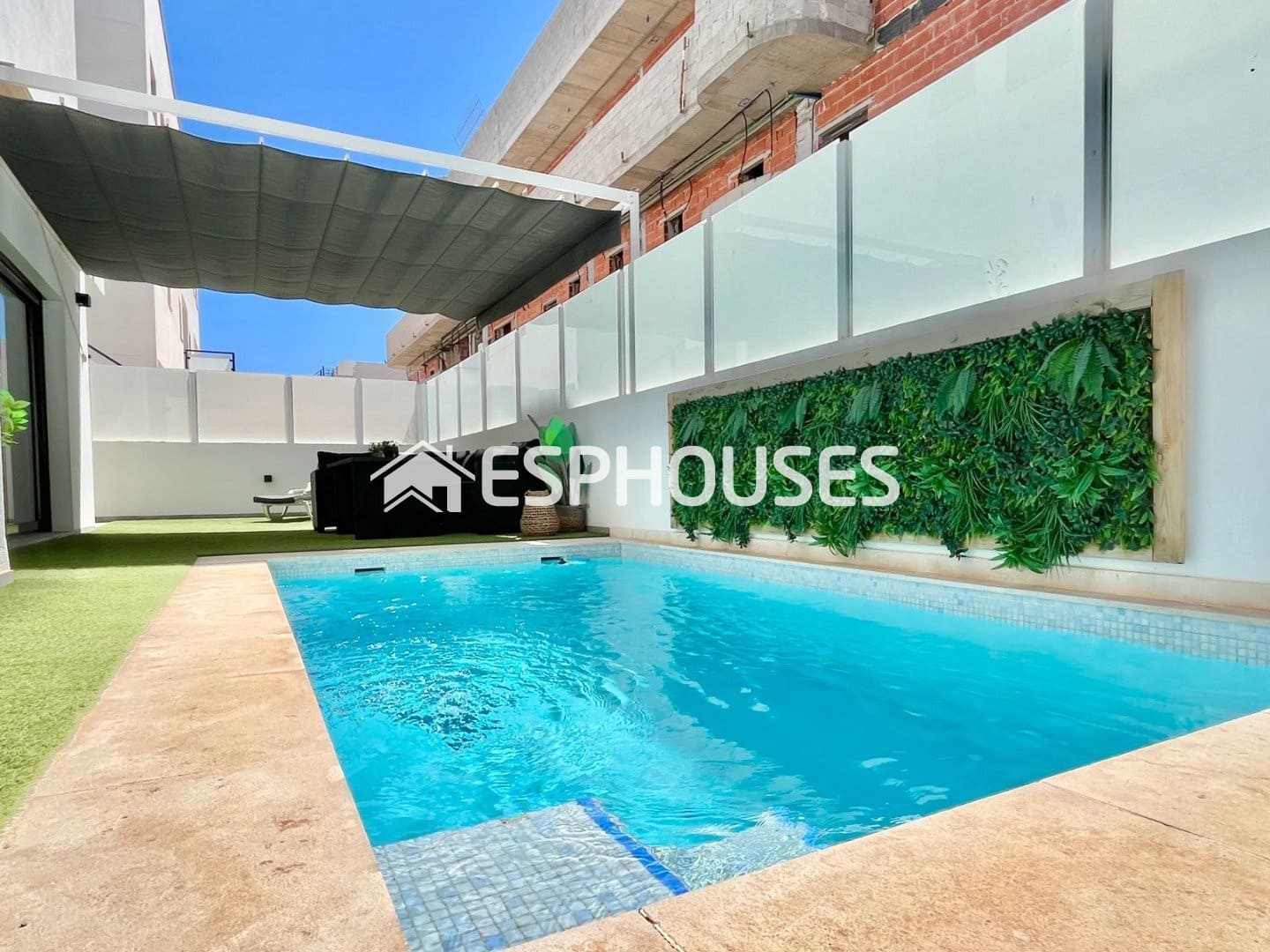3 bedroom Villa for sale in Guardamar del Segura with pool garage - € 529,000 (Ref: 9873763)