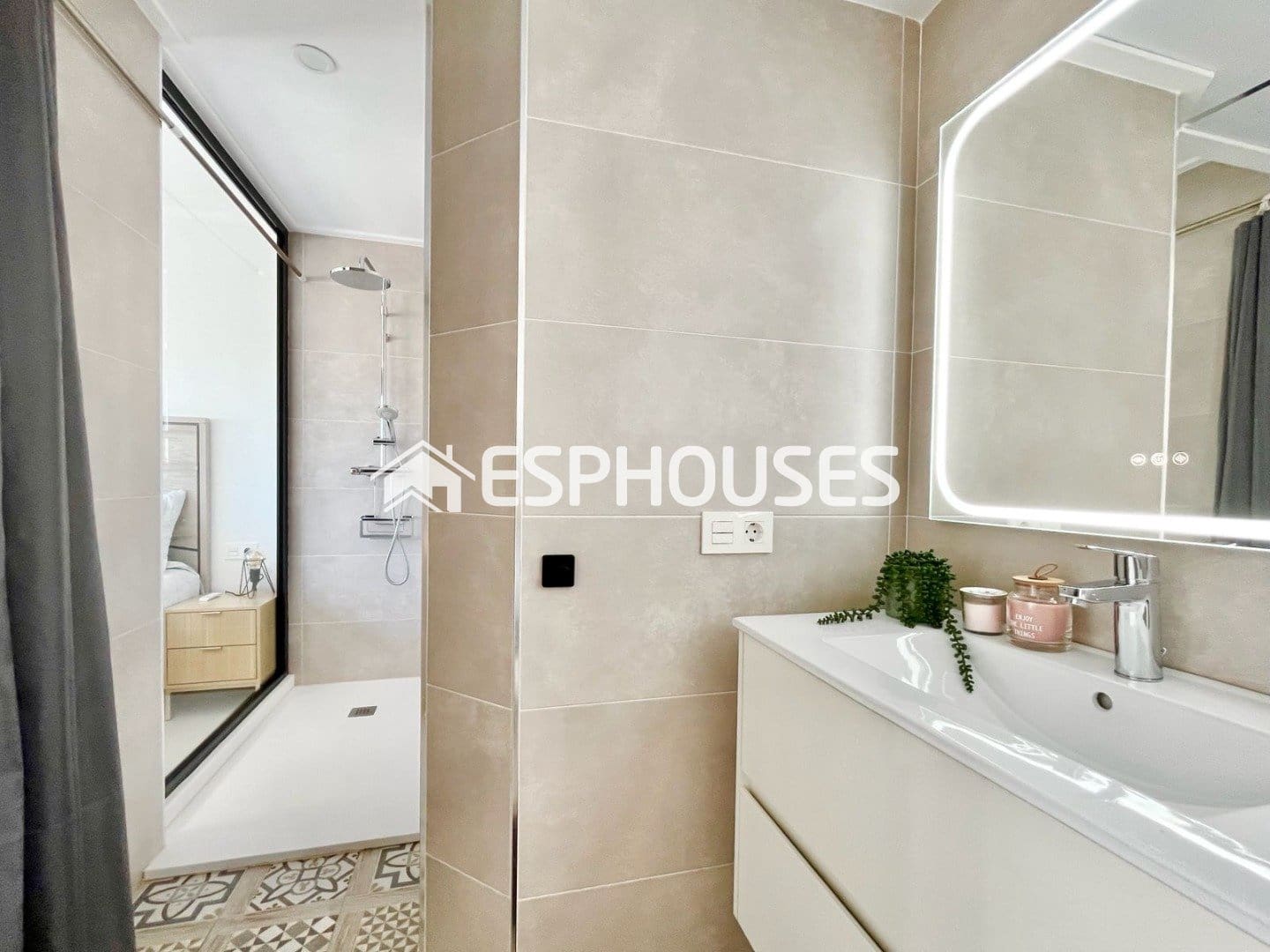 3 bedroom Villa for sale in Guardamar del Segura with pool garage - € 529,000 (Ref: 9873763)