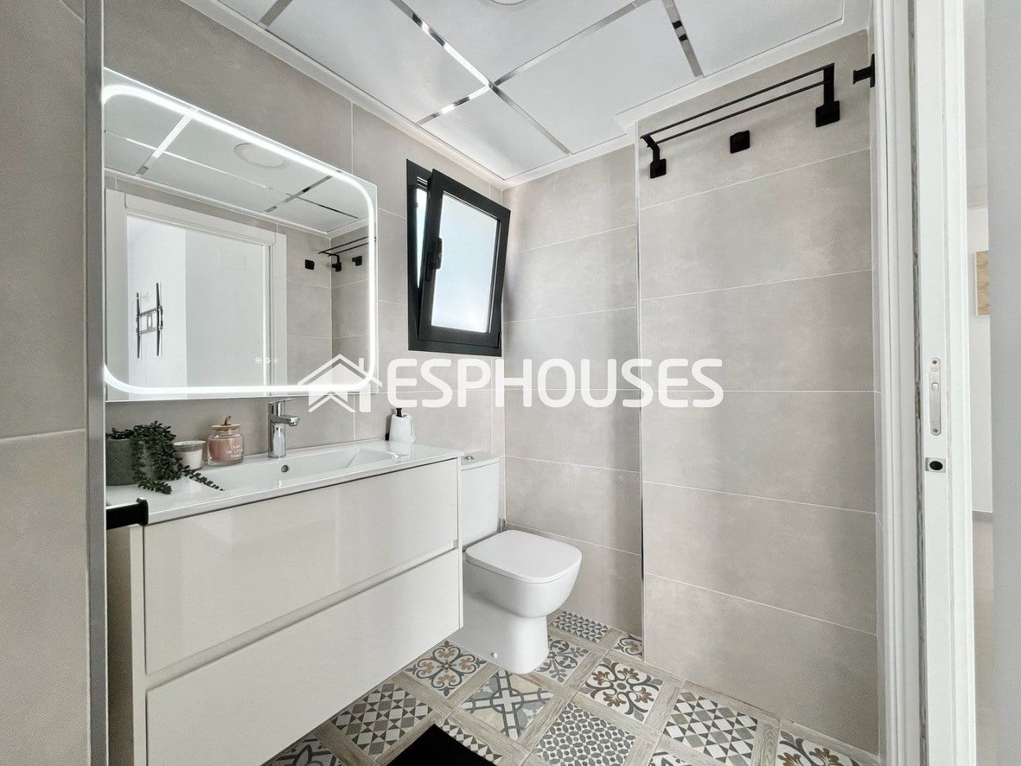 3 bedroom Villa for sale in Guardamar del Segura with pool garage - € 529,000 (Ref: 9873763)