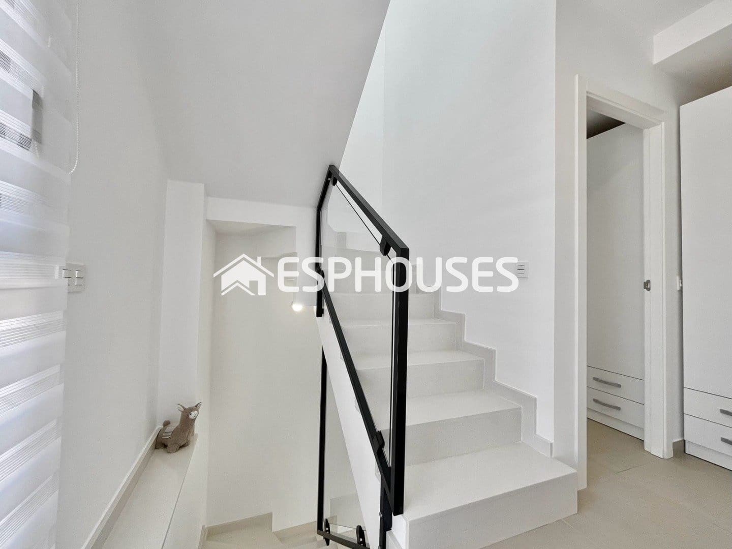 3 bedroom Villa for sale in Guardamar del Segura with pool garage - € 529,000 (Ref: 9873763)
