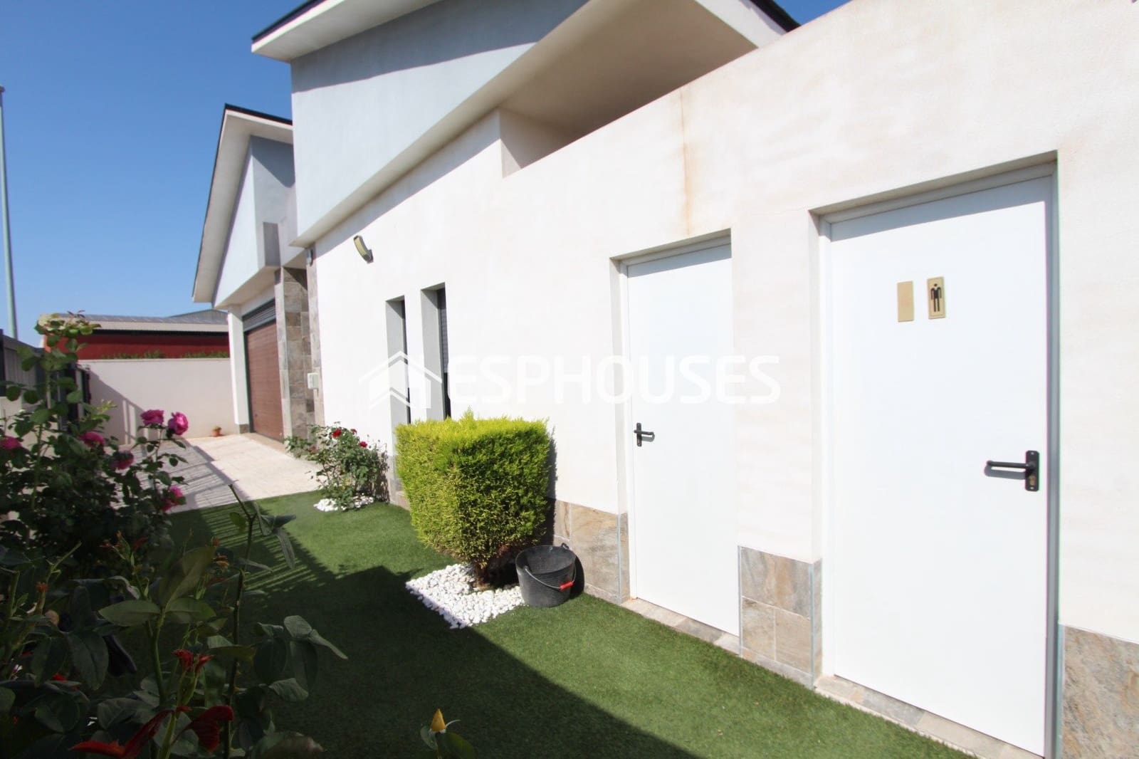 3 soveværelse Villa til salg i Daya Nueva med swimmingpool garage - € 750.000 (Ref: 9896887)