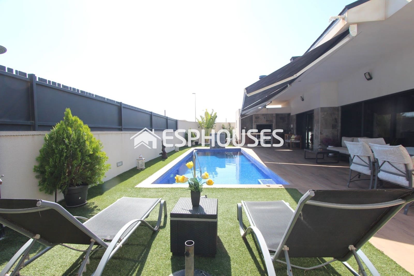 3 soveværelse Villa til salg i Daya Nueva med swimmingpool garage - € 750.000 (Ref: 9896887)
