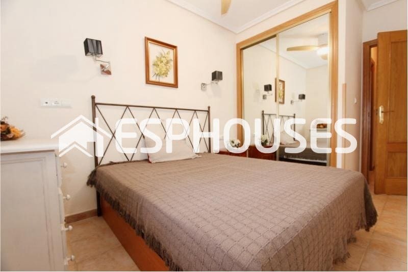 2 soverom Leilighet til salgs i Guardamar del Segura med svømmebasseng - € 155 500 (Ref: 9901313)