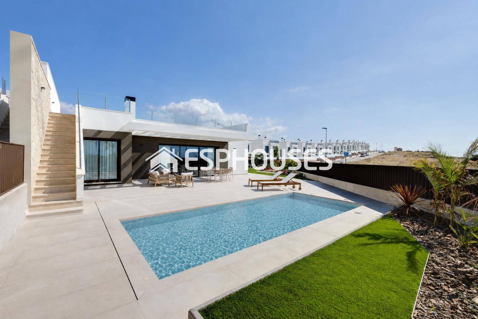 3 soverom Villa til salgs i Muchamiel / Mutxamel med svømmebasseng garasje - € 630 000 (Ref: 9908264)