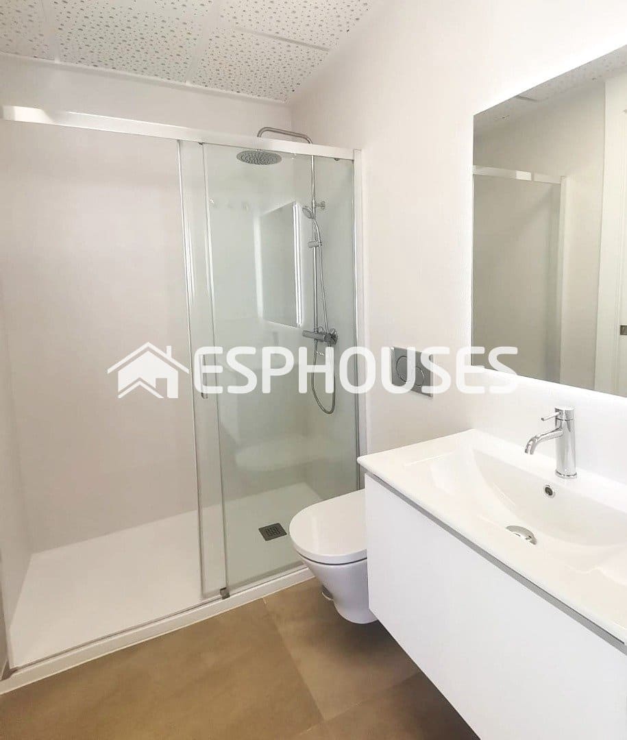 1 soverom Leilighet til salgs i Torrevieja med svømmebasseng garasje - € 399 000 (Ref: 9916145)