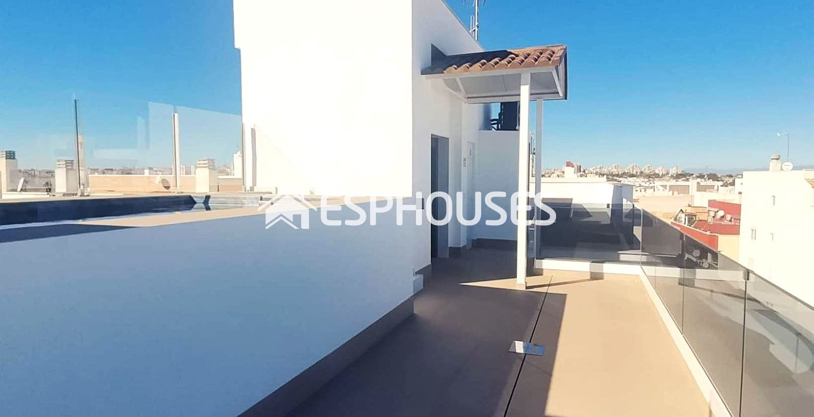 1 soverom Leilighet til salgs i Torrevieja med svømmebasseng garasje - € 399 000 (Ref: 9916145)