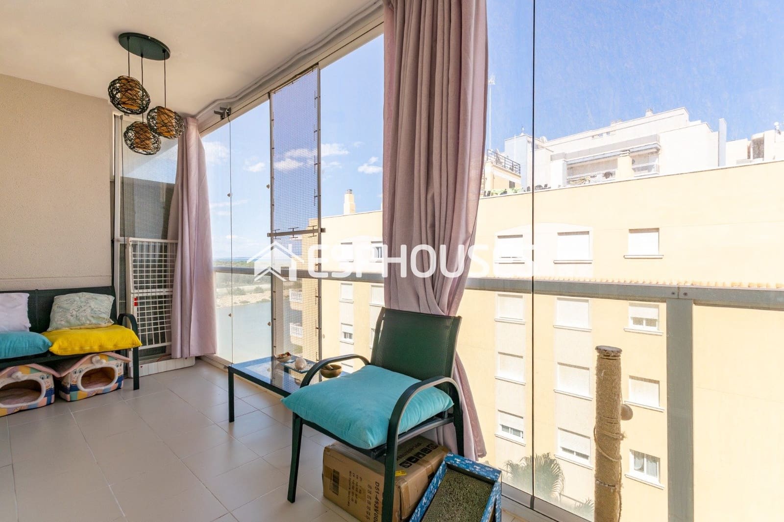 Apartamento de 3 habitaciones en Guardamar del Segura en venta con piscina garaje - 219.000 € (Ref: 9916149)