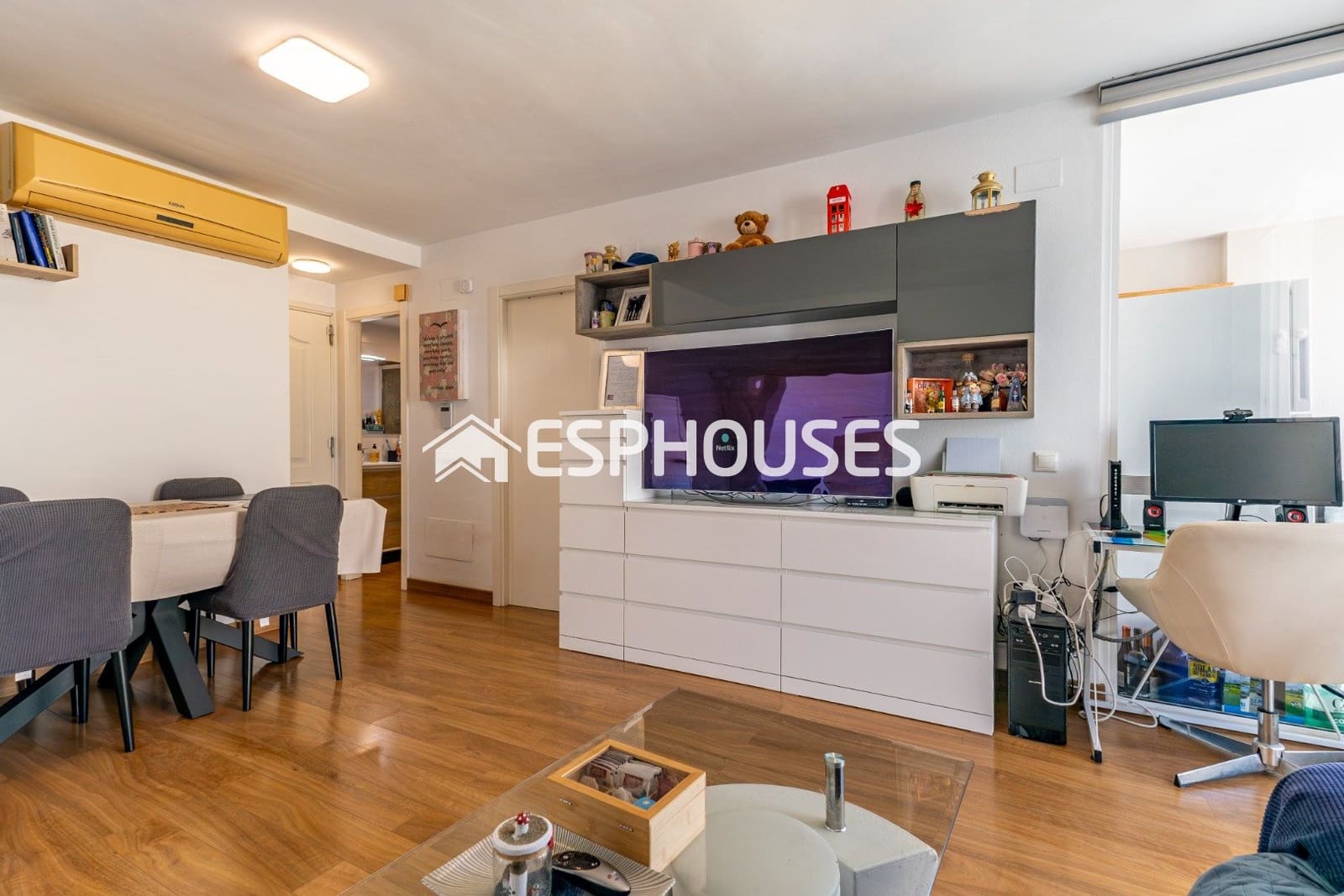 Apartamento de 3 habitaciones en Guardamar del Segura en venta con piscina garaje - 219.000 € (Ref: 9916149)